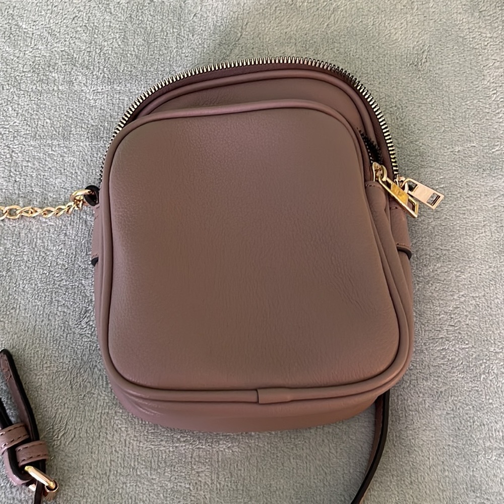 Crossbody - Picture 4 of 9